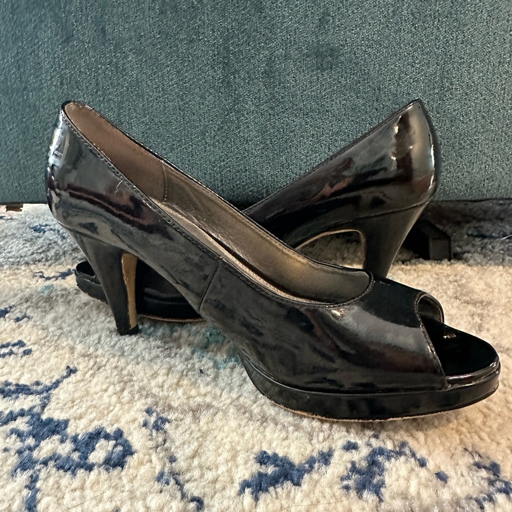 Bandolino Black Patent Platform Peep Toe Heels size 7
